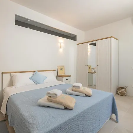 Luxurious Ioli Apartment