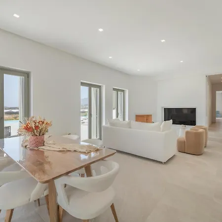 Luxurious Ioli Apartment