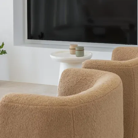Luxurious Ioli